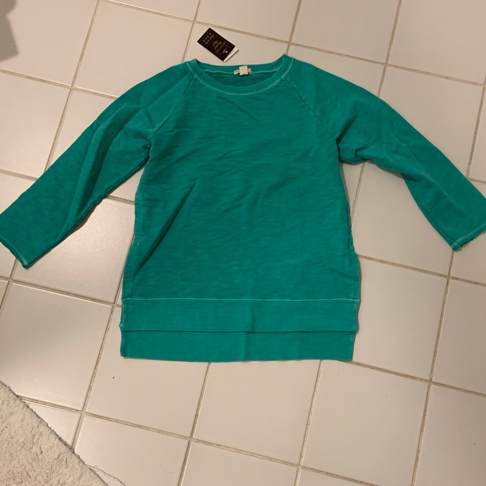 Cute BRAND NEW green sweater!☘️